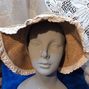 Victorian Trading Company Woman's Heather Tan Sun Hat with Cream Lace Trim D&Y